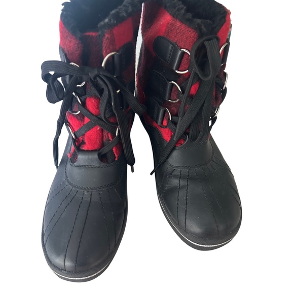 Gently Used Guess Winter Boots – Black & Red Flannel, Wool Lined - Picture 1 of 5